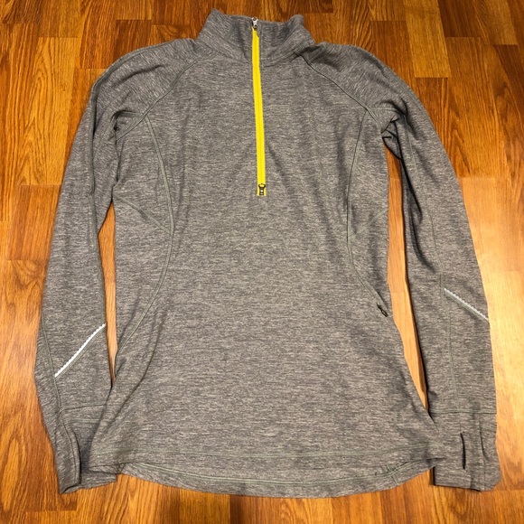 Lululemon gray half zip - Picture 7 of 8